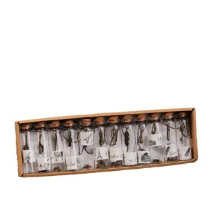 Set de mini bouteilles en verre avec pendentifs métalliques et étiquettes rétro boite