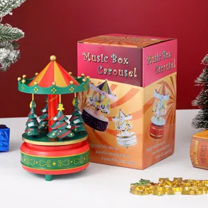Vista dettagliata carillon giostra natalizia, regalo musicale creativo per bambini e amici.