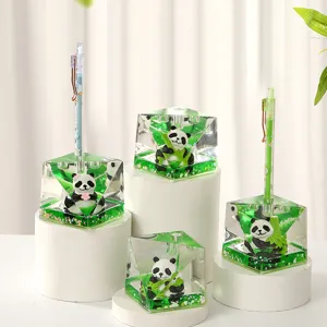 Panda Liquid Sanduhr Stiftehalter Desktop Ornament Detailansicht für kreative Geschenke.