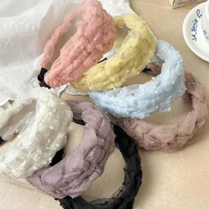 Juego de diademas trenzadas de malla de colores para peinado voluminoso y alto.