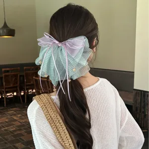 Pinza para el pelo con lazo de lunares verde menta, cintas lavanda y colgantes dulces