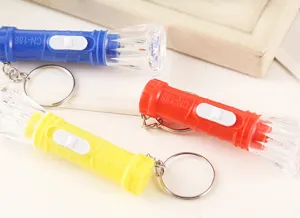 Mini torcia LED in plastica portachiavi torcia luminosa portatile regalo all'aperto