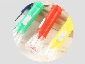 Torcia portachiavi a LED in plastica mini torcia portatile regalo colorato all'ingrosso