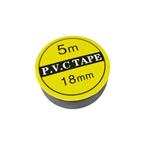 Schwarze PVC Elektro Isolierband Rolle Hauptansicht, 18mm Breite und 5m Laenge Format.