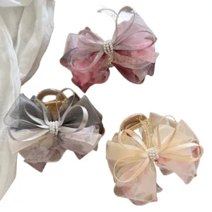 Tres elegantes pinzas para el cabello coreanas con lazos de malla floral y perlas finas