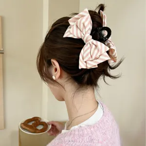 Elegante fermaglio a pinza con fiocco a righe rosa e bianche per acconciature chignon