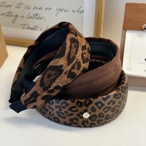 Retro Maillard-Stil breiter Haarreif im Set mit Leopardenmuster und braunem Stoff für Damen.