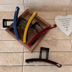 Grande Pince à Cheveux en Velours de Style Coréen pour Femmes Pince Requin Couleur Unie Élégante Avec Lettre M en Métal Accessoires de Coiffure Mode