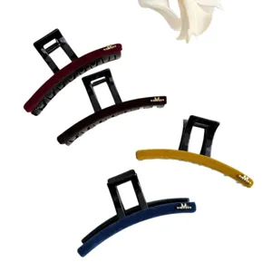 Grandes pinces à cheveux en velours en quatre couleurs avec logo M en métal