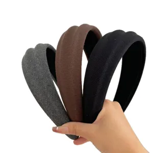 Set di tre fasce per capelli larghe in tessuto a righe nei colori grigio marrone e nero