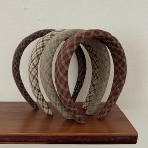 Serre-têtes vintage en tissu écossais en plusieurs couleurs pour un look rétro élégant