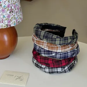 Elegante karierte Haarreifen im koreanischen Stil mit gedrehtem Design in verschiedenen Farben