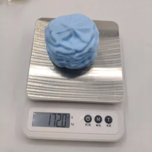 Weight measurement showing 172.0g for this blue cream cake shaped slow rebound squishy toy