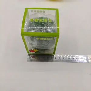 Groene paprika knijpspeeltje afmeting meten met liniaal detailweergave