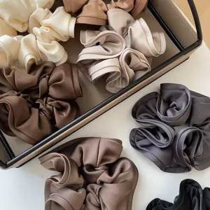 Lot de chouchous élégants en satin français aux tons terre avec bords à volants