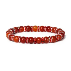 8mm roter Karneol Perlenarmband mit Strass Metallabstandshaltern fuer Yoga Detailansicht