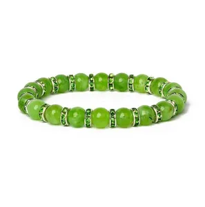 Gruenes Perlenarmband aus Jade und Achat mit glitzernden Strass Metallabstaendern fuer Yoga.