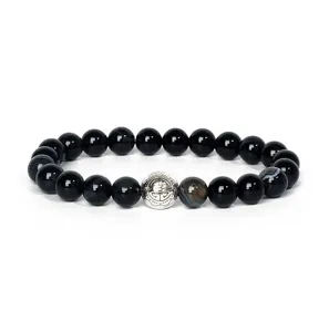 Detailed view of the 8mm black agate beaded bracelet featuring a silver alloy spacer bead.