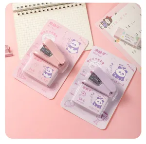 Set mini cucitrice in colori Morandi con simpatico design di panda, cancelleria portatile.