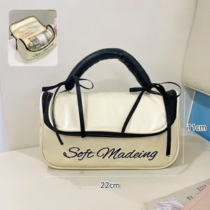 Grand sac de maquillage crème portable avec annotations de taille 11 cm et 22 cm