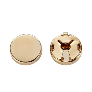 Detalle de fundas para botones de metal dorado sin costura, vistas frontal y trasera