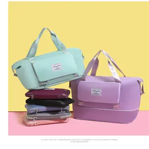 Grand sac de voyage pliable et imperméable en plusieurs couleurs et états pliés