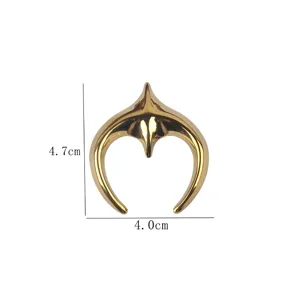 Detailed dimensions of the gold-tone star and moon shaped stainless steel brooch pin