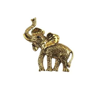 Elegante gouden olifant broche met gedetailleerde antieke afwerking en zwart oog