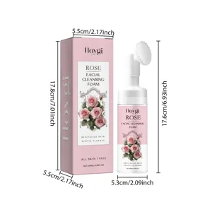 Dettaglio della schiuma detergente viso alla rosa Hoygi con dimensioni di scatola e flacone.