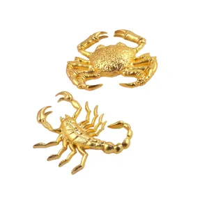 Broches en métal doré style punk en forme de crabe et de scorpion pour vestes