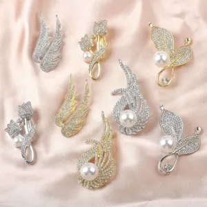 Eleganter Koreanischer Legierung Voll Strass Blume Blatt Flügel Brosche Nadel Mit Künstlicher Perle Gold Silber Schmuck Damen Geschenk