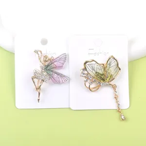 Elegante Kristall-Schmetterlings- und Feen-Brosche mit zarten, durchscheinenden Flügeln