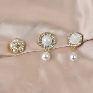 Elegante Camelia Roos Magnetische Broche Pin Voor Vrouwen Kunstparel Strass Anti-Blootstelling Halslijn Bevestiging Accessoire Mode Sieraden Cadeau