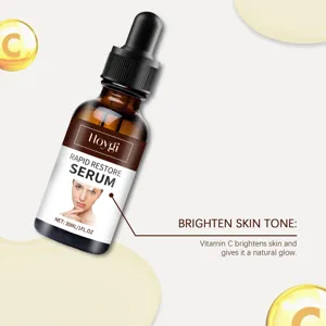 Dettaglio in primo piano del flacone con contagocce di siero viso alla vitamina C Hoygi.
