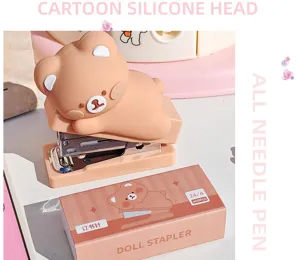 Vue détaillée d'agrafeuse en silicone ours de dessin animé, mini set de papeterie.