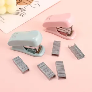 Ensemble de mini agrafeuse de couleur Morandi avec papeterie de bureau portable et agrafes