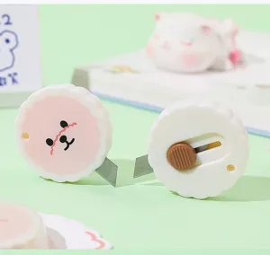 Adorable mini cúter de galleta con diseño de osito, práctica herramienta para paquetes.