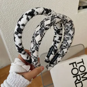 Détails de serre-têtes larges en tricot avec motif pied-de-poule noir et blanc