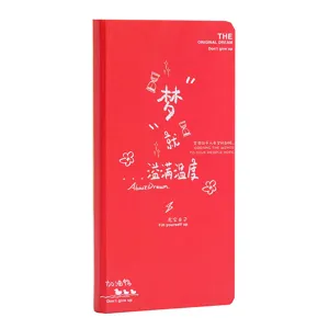 Carnet de notes quotidien rigide rouge avec typographie de citation inspirante et jolis canards.
