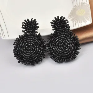 Handgefertigte schwarze Perlenohrringe im Boho-Stil perfekt für den nächsten Strandurlaub
