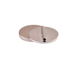 Vue détaillée du convertisseur de broche magnétique en métal pour fixation sans dommage.