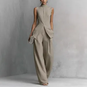 Elegante conjunto de top sin mangas estilo lino y pantalones anchos en color topo