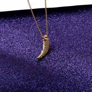 18K Gold Plated Copper Tooth Horn Pendant Necklace For Women Micro Paved Zirconia Clavicle Chain Minimalist Jewelry Gift