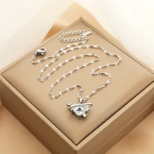 Exquisito collar de planeta en forma de corazon de acero de titanio, joya con circonita.