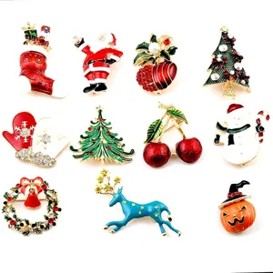 Festliches Weihnachts- und Halloween-Broschen-Set mit Baum- Schneemann- und Kürbisdesigns