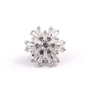 Fonkelende sneeuwvlok reversspeld met micro-geplaveide zirkonia in zilver