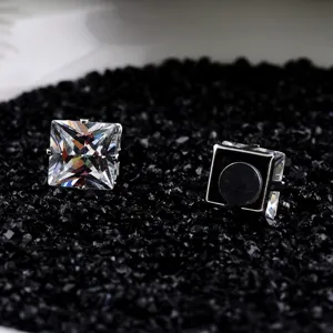 Elegante quadratische Zirkonia-Magnetohrringe für Ohren ohne Löcher, silberfarbenes Design