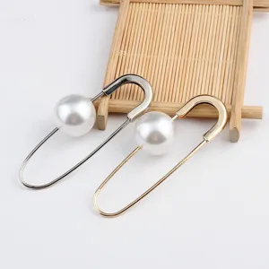 Einfache Elegante Handgefertigte Große Künstliche Perle Brosche Legierung Sicherheitsnadel Pullover Schal Schnalle Für Damen Schmuck