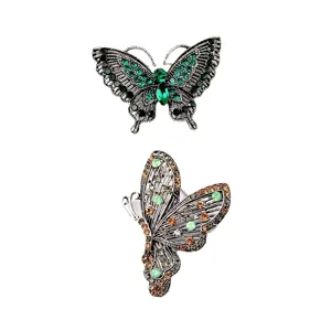 Set aus eleganten Strass-Schmetterlingsbroschen mit grünen und bernsteinfarbenen Steinen.