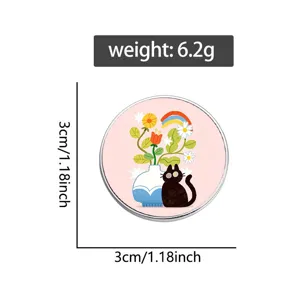 Detailed view of the cartoon black cat brooch showing its 3cm size and 6.2g weight.